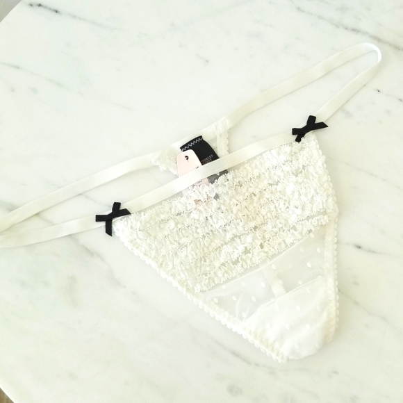 Victoria's Secret Vintage Very Sexy Strappy Lace Ruffle Mesh V-String Panty NWT - Picture 6 of 15